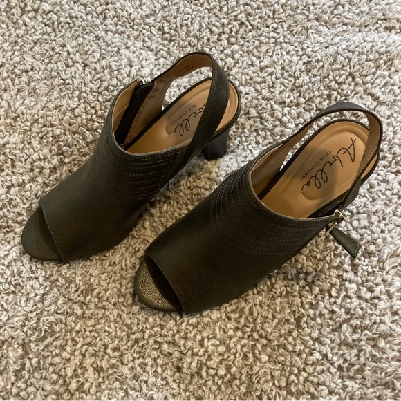 Abella Celia Sandal True Comfort Gray Open Toe Strap Back Heeled Mule 6M - Picture 2 of 6